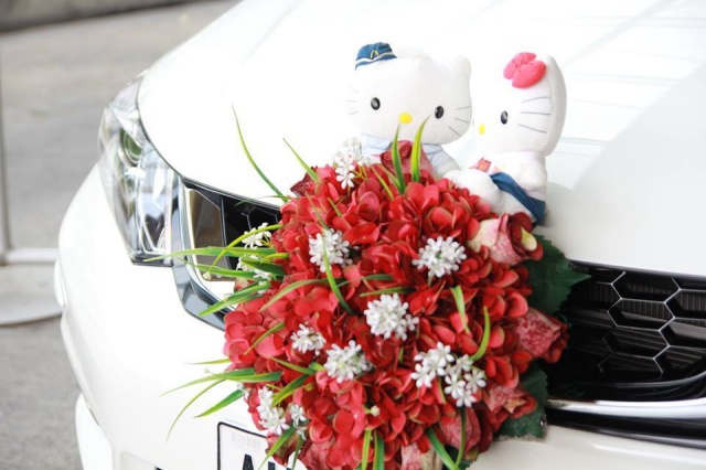 hello kitty themed wedding