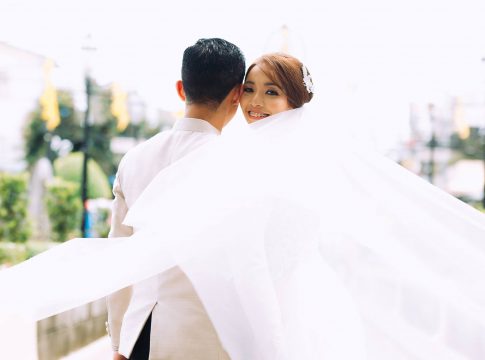 hang all memories wedding photo