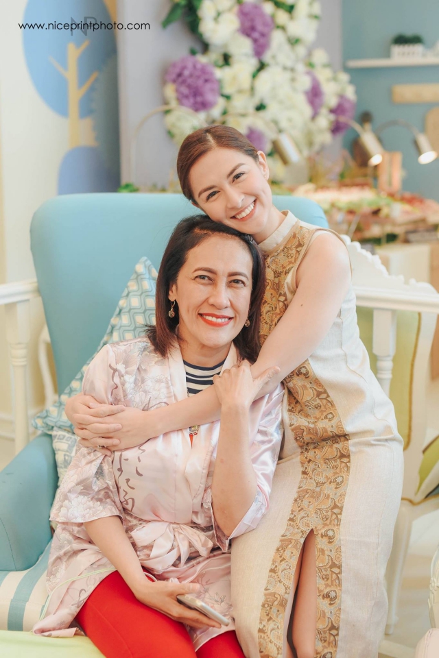 ai ai delas alas bridal shower