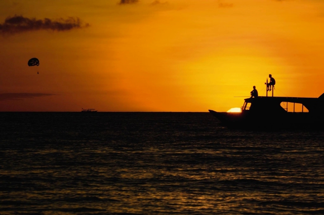 boracay sunset movenpick