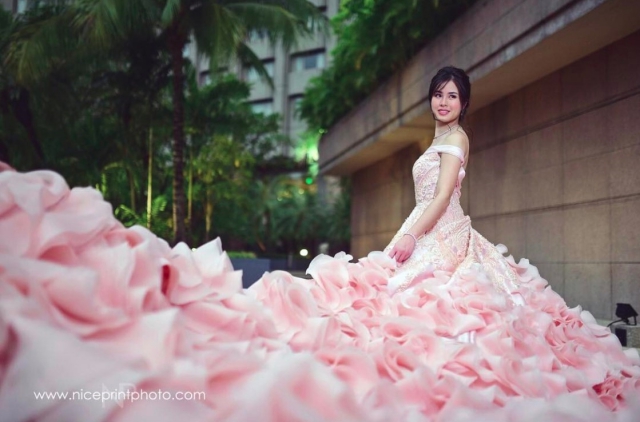 kisses delavin debut