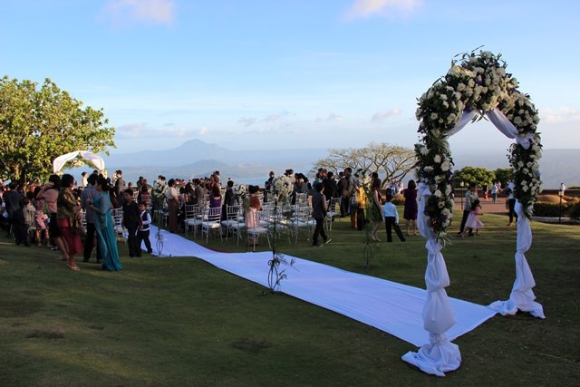 taal vista hotel wedding