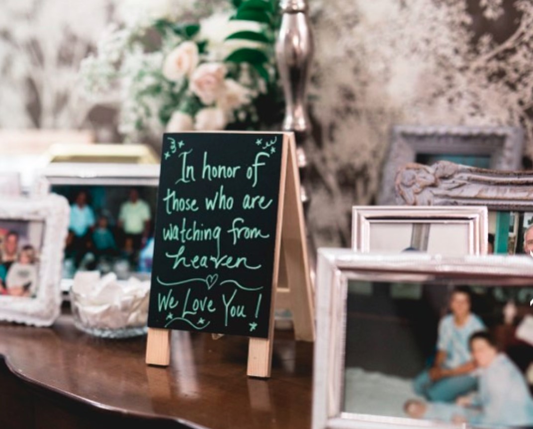 memorial table wedding