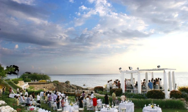 Beach Wedding at Thunderbird Resort Poro Point