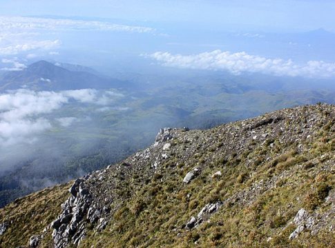 overlooking view at the peak of mt apo